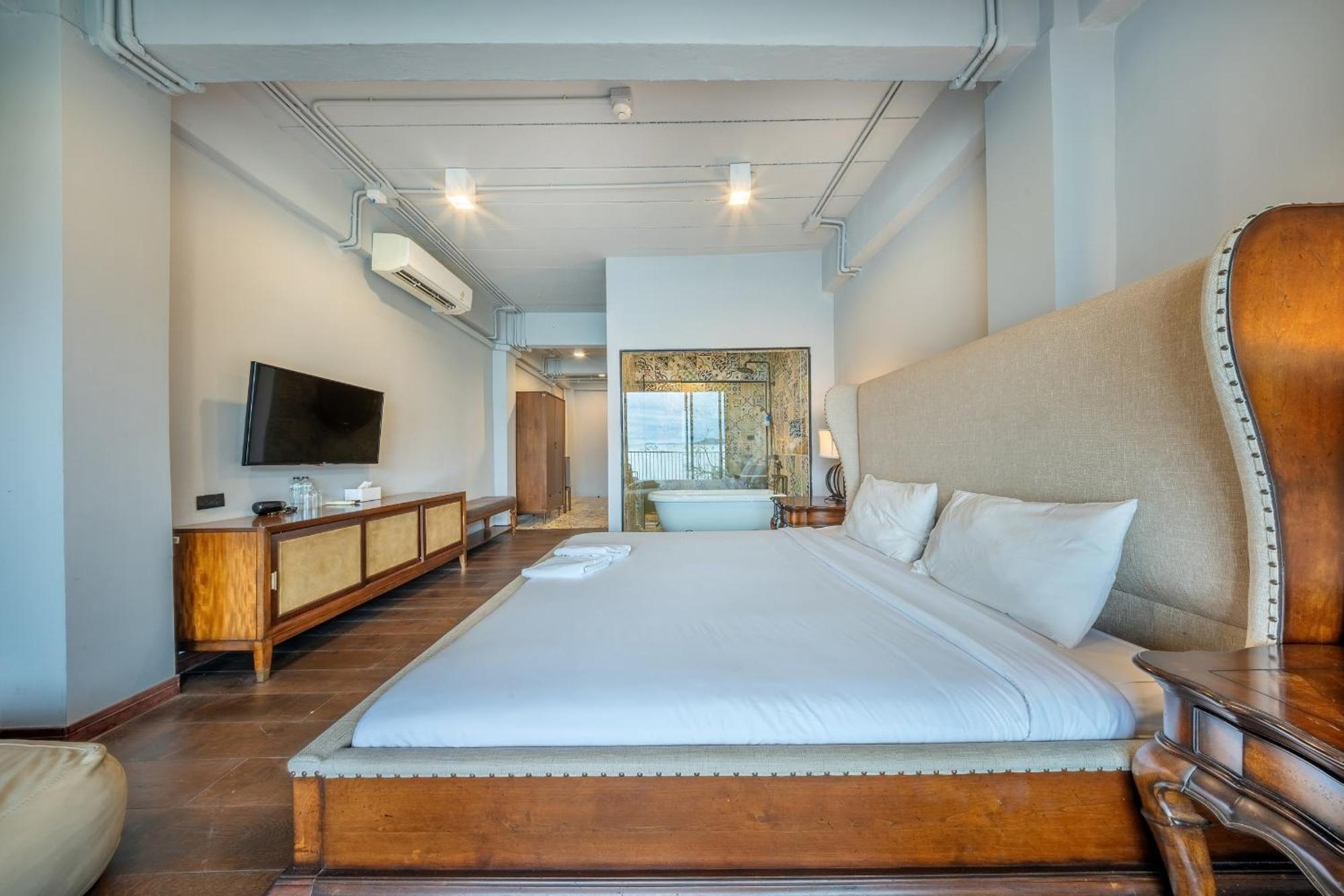Shin Arch39 Phuket Beach Front - Sha Plus Chalong Ngoại thất bức ảnh