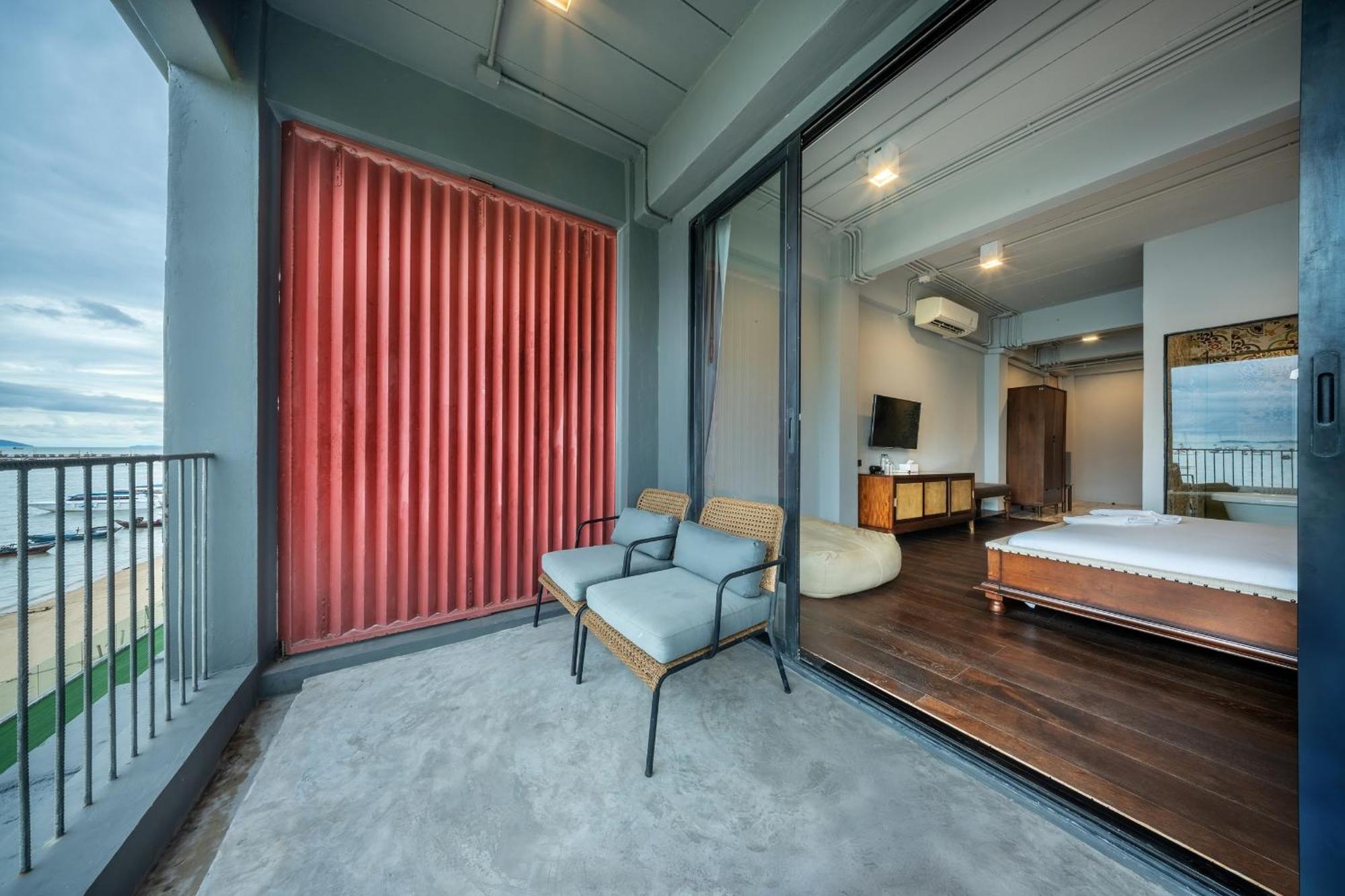 Shin Arch39 Phuket Beach Front - Sha Plus Chalong Ngoại thất bức ảnh